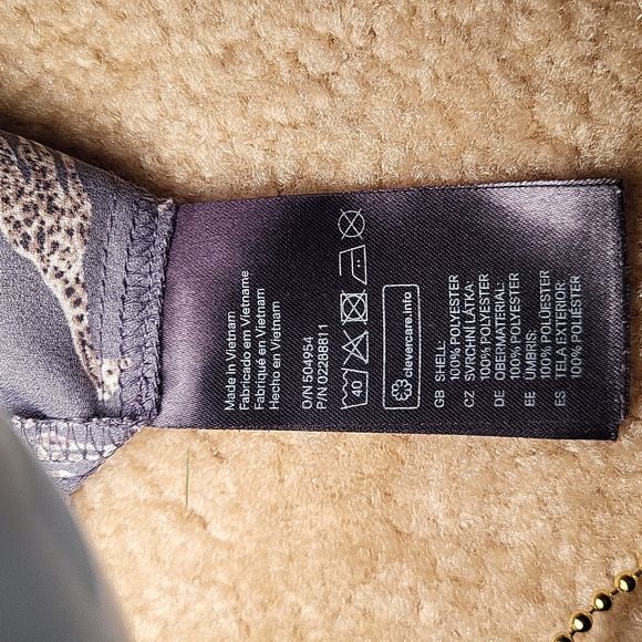 H&M Conscious Giraffe Print Top - Picture 5 of 7